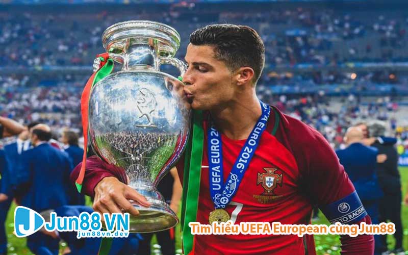 Cristiano Ronaldo là cầu thủ tham gia EURO nhiều nhất